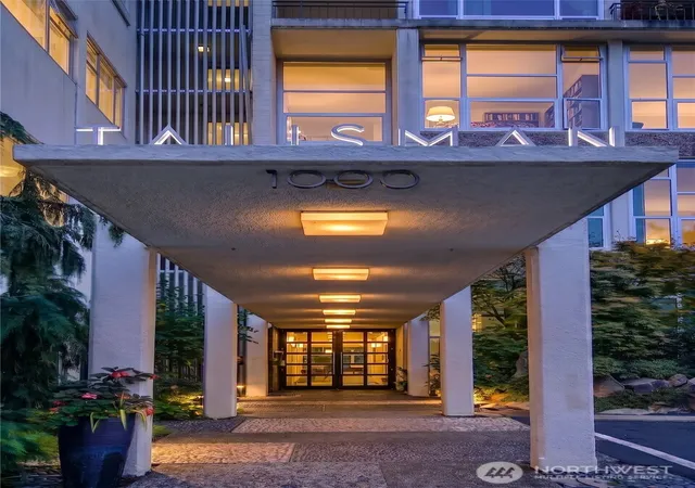 Photo 3 of Condo for sale at 1000 Union St #412, Seattle, WA 98101 | MLS# NWM2584660 | Listing updated on 2026-09-30