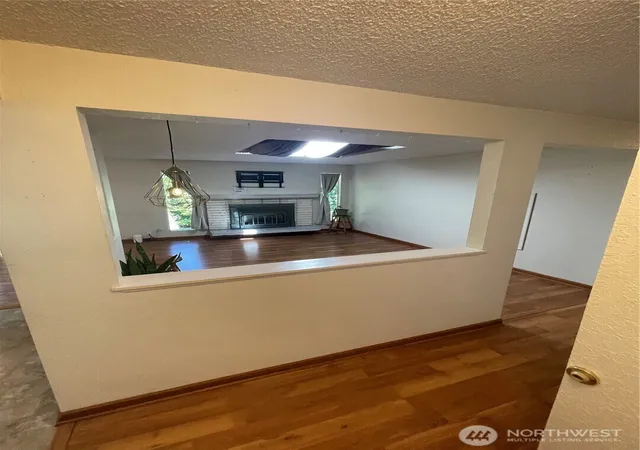 Photo 4 of Single family home for sale at 32508 44th Avenue S, Federal Way, WA 98001 | MLS# NWM2584666 | Listing updated on 2026-09-30
