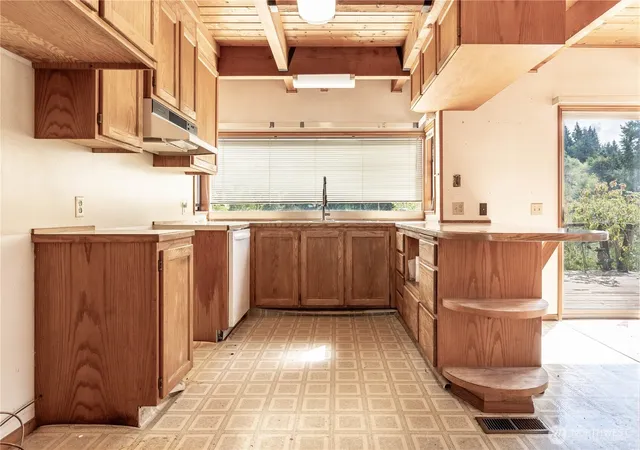 Photo 4 of Single family home for sale at 10702 Cramer Rd NW, Gig Harbor, WA 98329 | MLS# NWM2584674 | Listing updated on 2026-09-21