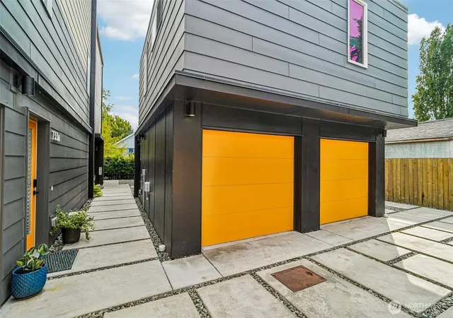 Photo 2 of Townhouse for sale at 731 S Southern St #6, Seattle, WA 98108 | MLS# NWM2584678 | Listing updated on 2026-10-01