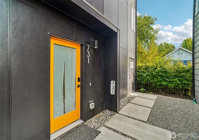 Photo 3 of Townhouse for sale at 731 S Southern St #6, Seattle, WA 98108 | MLS# NWM2584678 | Listing updated on 2026-10-01