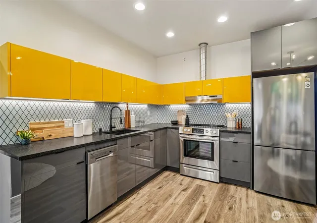 Photo 4 of Townhouse for sale at 731 S Southern St #6, Seattle, WA 98108 | MLS# NWM2584678 | Listing updated on 2026-10-01