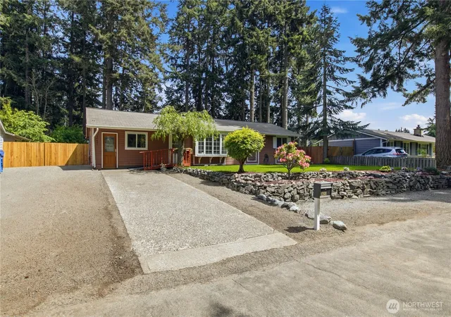Photo 3 of Single family home for sale at 12601 105th Avenue Ct E, Puyallup, WA 98374 | MLS# NWM2584681 | Listing updated on 2026-09-27