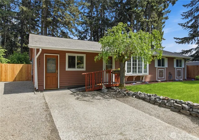 Photo 3 of Single family home for sale at 12601 105th Avenue Ct E, Puyallup, WA 98374 | MLS# NWM2584681 | Listing updated on 2026-09-27