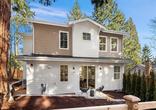 Townhouse for sale at 11810 NE 103rd Place, Kirkland, WA 98033 | MLS# NWM2584684