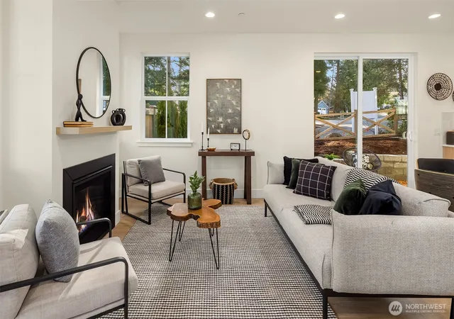 Photo 3 of Townhouse for sale at 11810 Ne 103rd Place, Kirkland, WA 98033 | MLS# NWM2584684 | Listing updated on 2026-09-23