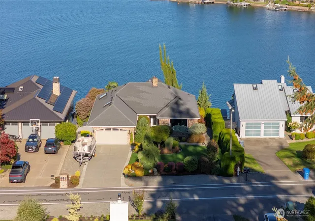 Photo 2 of Single family home for sale at 2803 200th Avenue E, Lake Tapps, WA 98391 | MLS# NWM2584693 | Listing updated on 2026-09-25