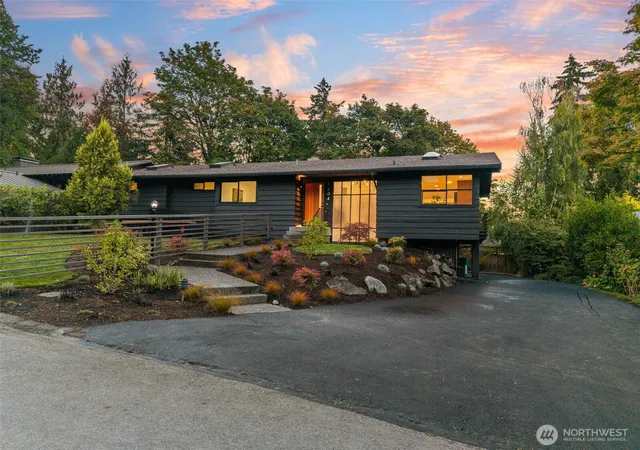 Photo 1 of Single family home for sale at 4234 Ne 89th Street, Seattle, WA 98115 | MLS# NWM2584702 | Listing updated on 2026-10-13