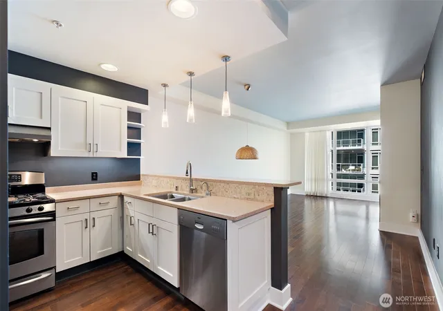 Photo 4 of Condo for sale at 320 Washington Ave #307, Bremerton, WA 98337 | MLS# NWM2584713 | Listing updated on 2026-09-27