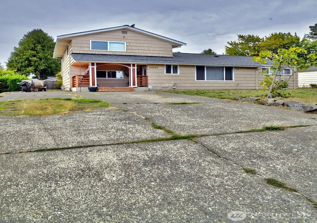 Photo 2 of Single family home for sale at 15825 8th Avenue Ne, Shoreline, WA 98155 | MLS# NWM2584727 | Listing updated on 2026-10-15