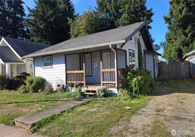 Photo 2 of Single family home for sale at 307 W Summa St, Centralia, WA 98531 | MLS# NWM2584731 | Listing updated on 2026-09-22