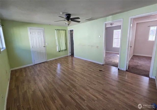 Photo 4 of Single family home for sale at 307 W Summa St, Centralia, WA 98531 | MLS# NWM2584731 | Listing updated on 2026-09-22