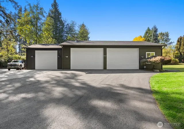 Photo 2 of Single family home for sale at 18607 165th Avenue Ne, Woodinville, WA 98072 | MLS# NWM2584738 | Listing updated on 2026-10-02