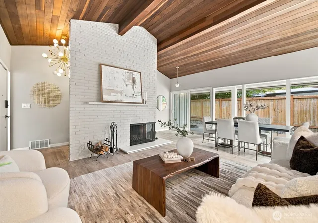 Photo 1 of Single family home for sale at 3860 Ne 41st Street, Seattle, WA 98105 | MLS# NWM2584741 | Listing updated on 2026-10-01