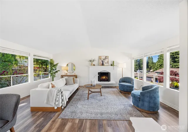 Photo 4 of Single family home for sale at 6215 122nd Avenue SE, Bellevue, WA 98006 | MLS# NWM2584744 | Listing updated on 2026-09-29