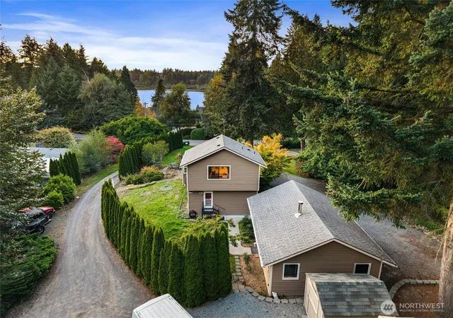 Photo 2 of Single family home for sale at 1228 S Lake Stickney Dr, Lynnwood, WA 98087 | MLS# NWM2584754 | Listing updated on 2026-10-02