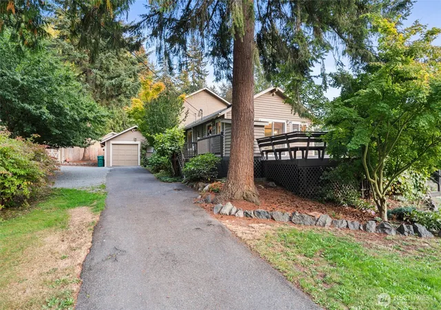 Photo 3 of Single family home for sale at 1228 S Lake Stickney Dr, Lynnwood, WA 98087 | MLS# NWM2584754 | Listing updated on 2026-10-02