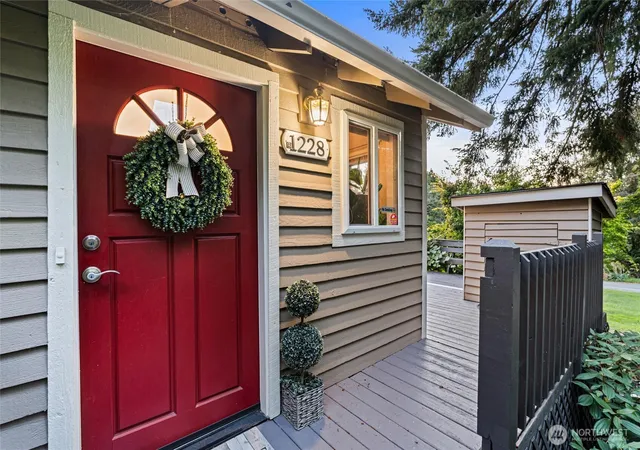 Photo 3 of Single family home for sale at 1228 S Lake Stickney Dr, Lynnwood, WA 98087 | MLS# NWM2584754 | Listing updated on 2026-10-02
