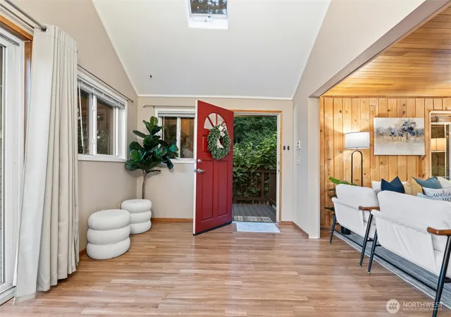 Photo 4 of Single family home for sale at 1228 S Lake Stickney Dr, Lynnwood, WA 98087 | MLS# NWM2584754 | Listing updated on 2026-10-02