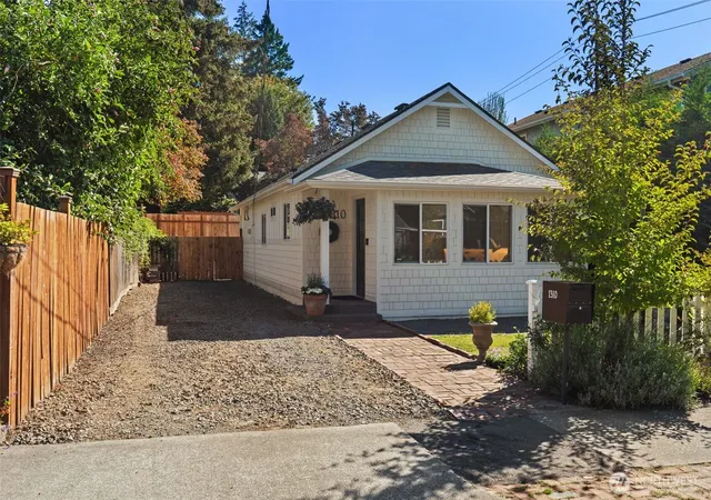 Photo 1 of Sale Pending at 1310 N Montgomery Ave, Bremerton, WA 98312 | MLS# NWM2584755 | Listing updated on 2026-10-01