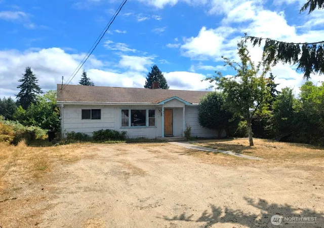 Photo 1 of Sale Pending at 3460 Forest Dr Ne, Bremerton, WA 98310 | MLS# NWM2584758 | Listing updated on 2026-10-01