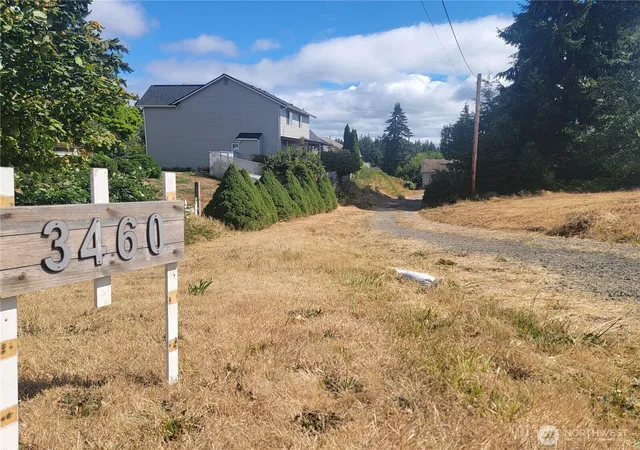 Photo 3 of Sale Pending at 3460 Forest Dr NE, Bremerton, WA 98310 | MLS# NWM2584758 | Listing updated on 2026-10-01