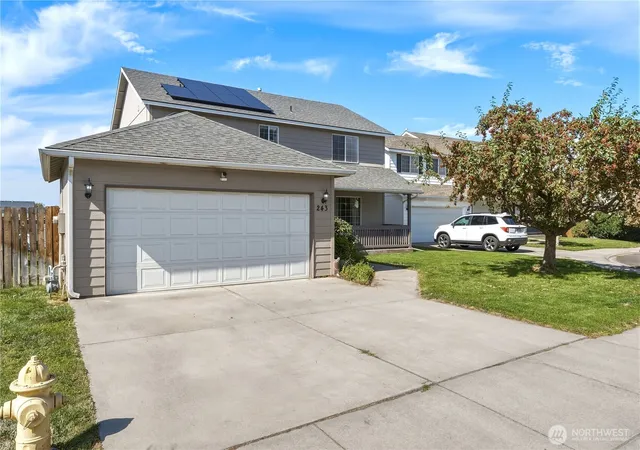 Photo 2 of Single family home for sale at 243 Nw Schnabel Ln, College Place, WA 99324 | MLS# NWM2584767 | Listing updated on 2026-09-24
