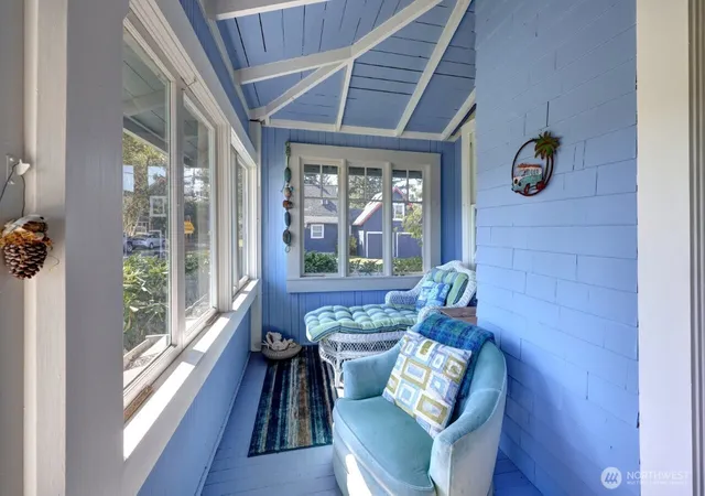 Photo 3 of Single family home for sale at 4002 K Pl, Seaview, WA 98644 | MLS# NWM2584769 | Listing updated on 2026-09-21
