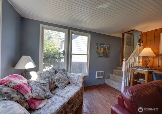 Photo 3 of Single family home for sale at 4002 K Pl, Seaview, WA 98644 | MLS# NWM2584769 | Listing updated on 2026-09-21