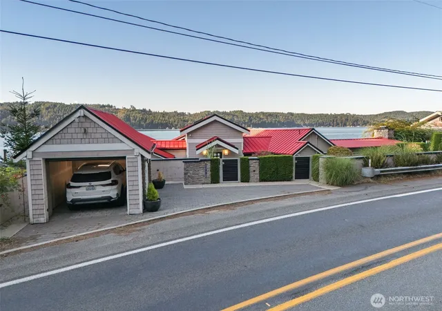 Photo 2 of Single family home for sale at 11591 E State Route 106, Union, WA 98592 | MLS# NWM2584773 | Listing updated on 2026-09-30