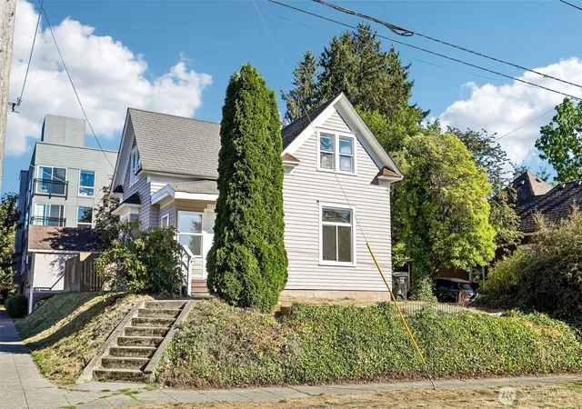 Photo 2 of Single family home for sale at 6558 16th Avenue Nw, Seattle, WA 98117 | MLS# NWM2584775 | Listing updated on 2026-09-29