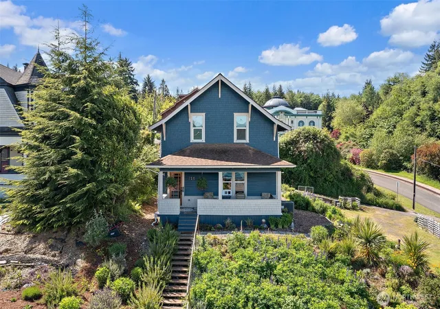 Photo 1 of Single family home for sale at 716 1st Street W, South Bend, WA 98586 | MLS# NWM2584782 | Listing updated on 2026-09-21