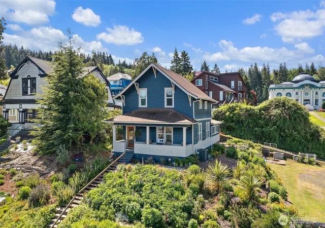 Photo 2 of Single family home for sale at 716 1st Street W, South Bend, WA 98586 | MLS# NWM2584782 | Listing updated on 2026-09-21