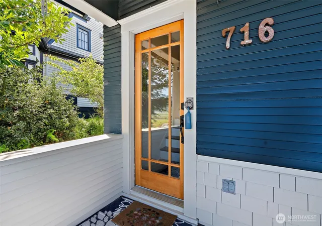 Photo 4 of Single family home for sale at 716 1st Street W, South Bend, WA 98586 | MLS# NWM2584782 | Listing updated on 2026-09-21