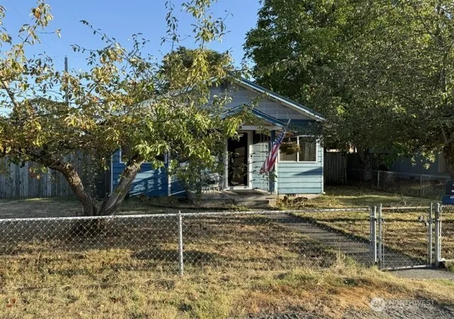 Photo 1 of Sale Pending at 4802 S American Lake Blvd, Tacoma, WA 98409 | MLS# NWM2584789 | Listing updated on 2026-09-21
