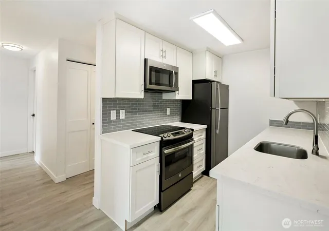 Photo 3 of Condo for sale at 9255 Greenwood Ave N #27, Seattle, WA 98103 | MLS# NWM2584793 | Listing updated on 2026-10-01