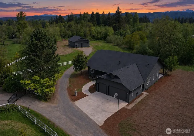Single family home for sale at 31728 SE Issaquah Fall City Rd, Fall City, WA 98024 | MLS# NWM2584795