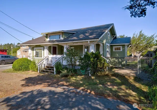 Photo 2 of Single family home for sale at 4506 Pacific Way, Seaview, WA 98644 | MLS# NWM2584802 | Listing updated on 2026-09-19