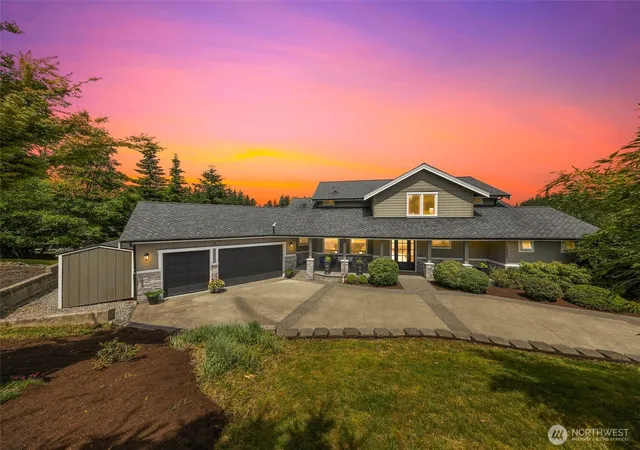 Photo 3 of Single family home for sale at 1301 Broad St, Bellingham, WA 98229 | MLS# NWM2584811 | Listing updated on 2026-09-30