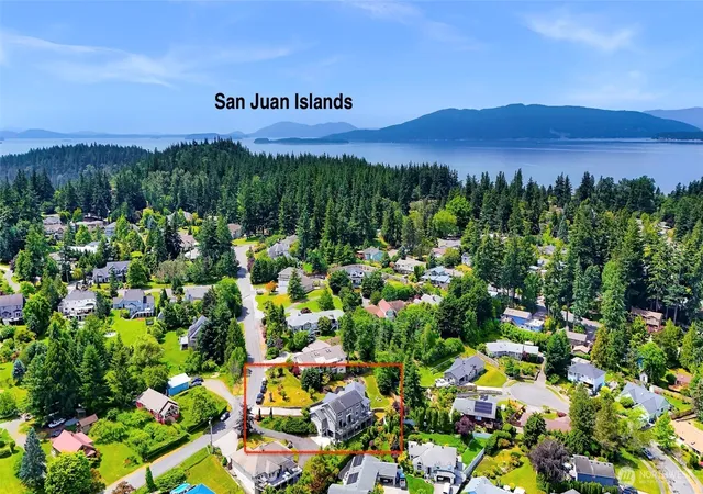 Photo 3 of Single family home for sale at 1301 Broad St, Bellingham, WA 98229 | MLS# NWM2584811 | Listing updated on 2026-09-30