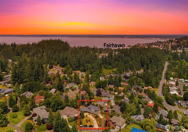 Photo 4 of Single family home for sale at 1301 Broad St, Bellingham, WA 98229 | MLS# NWM2584811 | Listing updated on 2026-09-30