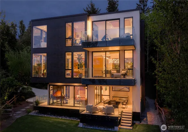Photo 3 of Single family home for sale at 3101 E Lake Sammamish Pkwy Ne, Sammamish, WA 98074 | MLS# NWM2584820 | Listing updated on 2026-10-01