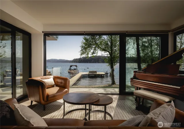 Photo 3 of Single family home for sale at 3101 E Lake Sammamish Pkwy NE, Sammamish, WA 98074 | MLS# NWM2584820 | Listing updated on 2026-10-01