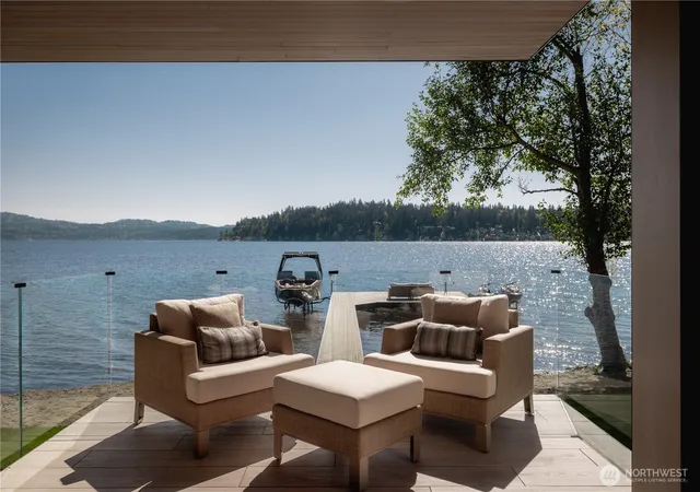 Photo 4 of Single family home for sale at 3101 E Lake Sammamish Pkwy NE, Sammamish, WA 98074 | MLS# NWM2584820 | Listing updated on 2026-10-01