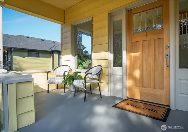 Photo 2 of Sale Pending at 2109 Virginia Ave, Everett, WA 98201 | MLS# NWM2584830 | Listing updated on 2026-09-29