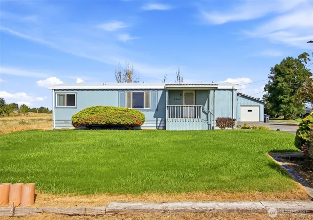 Photo 3 of Sale Pending at 9664 NE Maple Dr, Moses Lake, WA 98837 | MLS# NWM2584832 | Listing updated on 2026-09-24