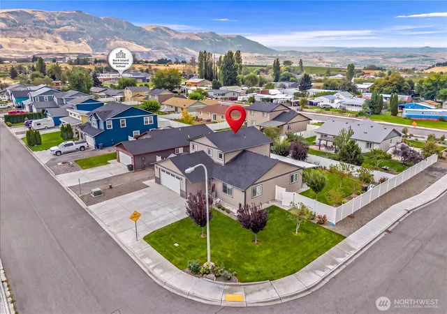 Photo 1 of Single family home for sale at 1412 Denny Pl, Rock Island, WA 98850 | MLS# NWM2584838 | Listing updated on 2026-09-24