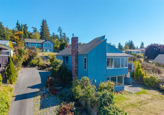 Photo 3 of Single family home for sale at 1831 Fircrest Ave, Coupeville, WA 98239 | MLS# NWM2584839 | Listing updated on 2026-10-02