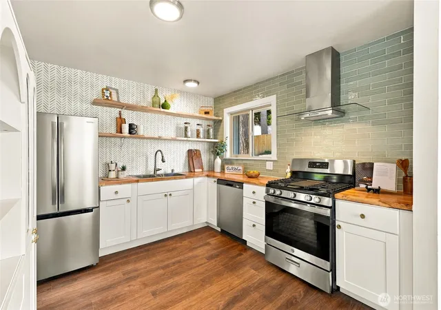 Photo 4 of Single family home for sale at 10233 8th Avenue SW, Seattle, WA 98146 | MLS# NWM2584840 | Listing updated on 2026-10-01