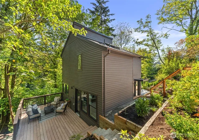 Photo 2 of Single family home for sale at 26480 Woodmont Dr S, Des Moines, WA 98198 | MLS# NWM2584844 | Listing updated on 2026-09-30
